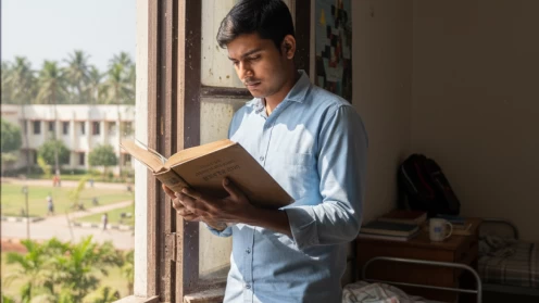 Distance MBA Retail Management Colleges and Universities With UGC Recognition